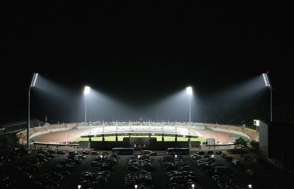 Профессиональное освещение футбольного поля